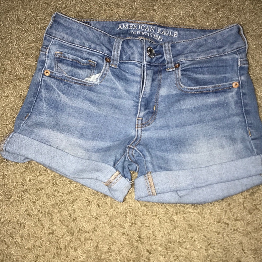 American Eagle short